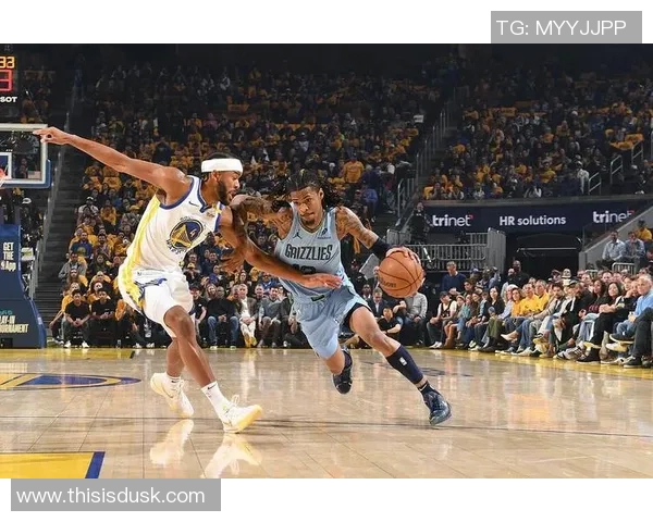 巴特勒与库里联手发威勇士险胜灰熊成功晋级季后赛