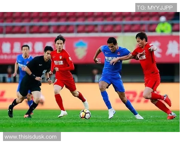 权健主场迎战重庆力争三分全力以赴争夺联赛名次提升 权健主场迎战重庆力争三分全力以赴争夺联赛名次提升